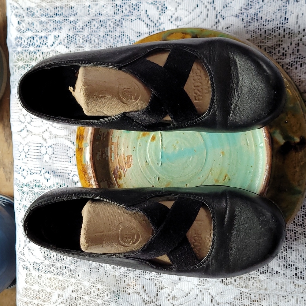 Dansko slip on shoe size 39 (9)